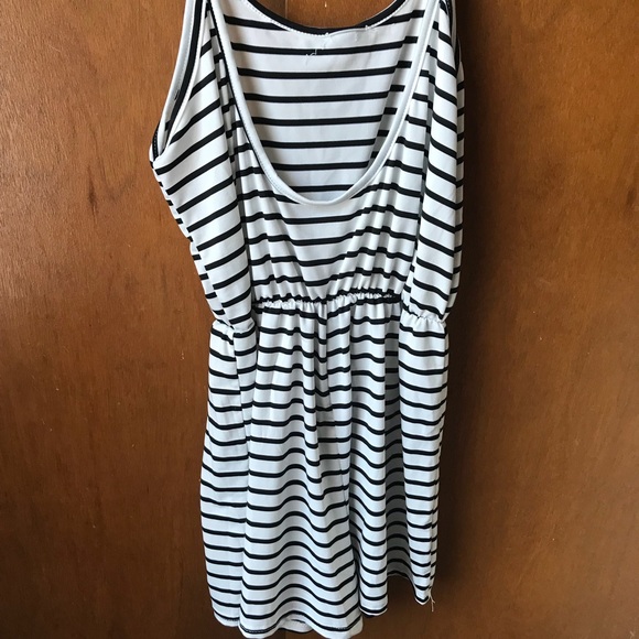 Romper - Picture 2 of 2